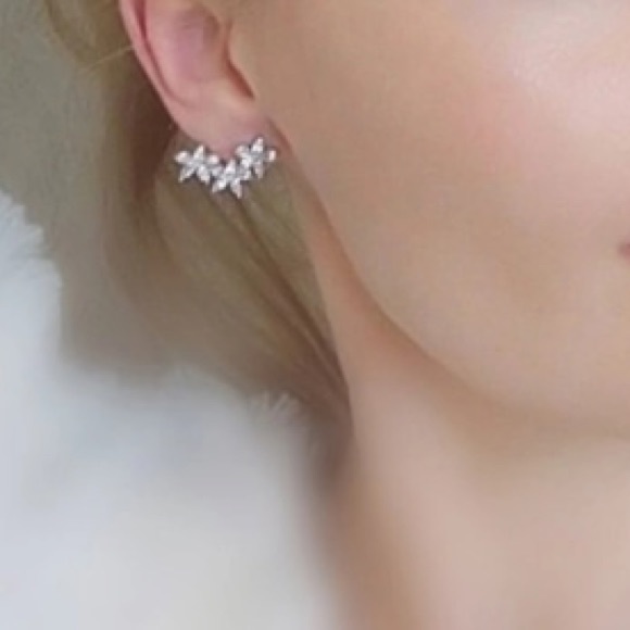 NEW!💙💎🌸GORGEOUS!🌸QUALITY!🌸CZ🌸FLOWERS!🌸💎💙 - Picture 4 of 8